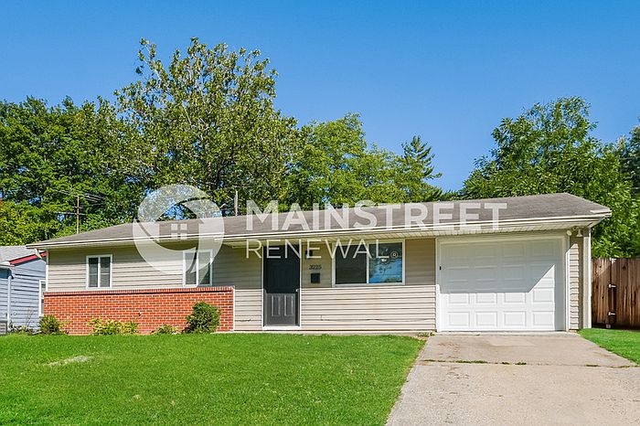 1st image of 3225 Roseway Dr