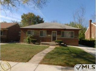 22031 Sussex Ave, Oak Park, MI 48237