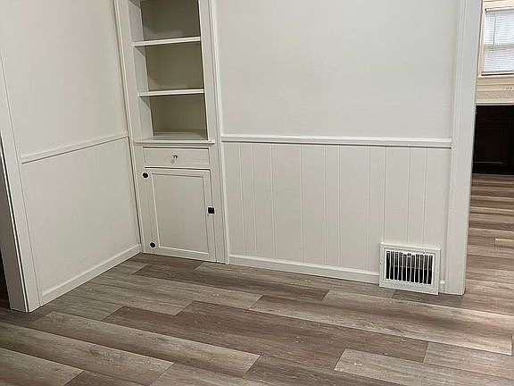 4th image of 110 W 23rd St