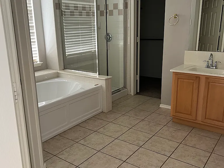 5820 Chatham Ln — Photo 13