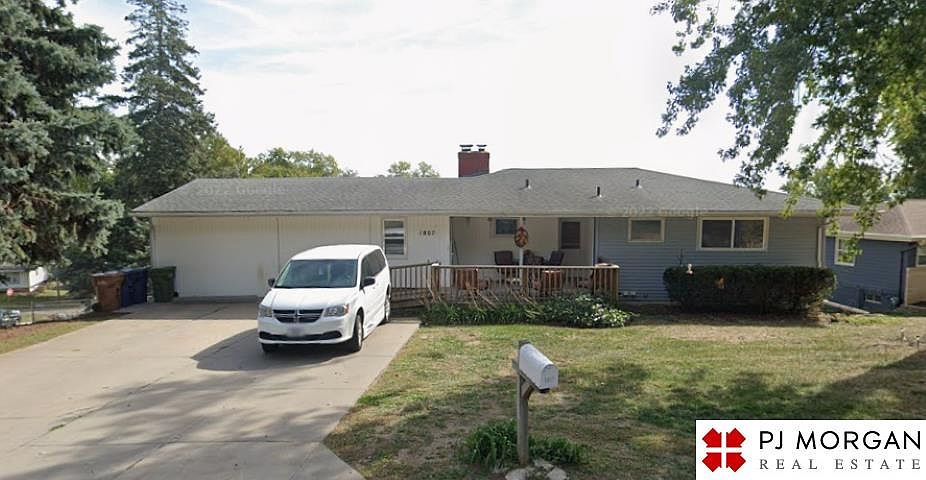 1st image of 1807 Collins Dr