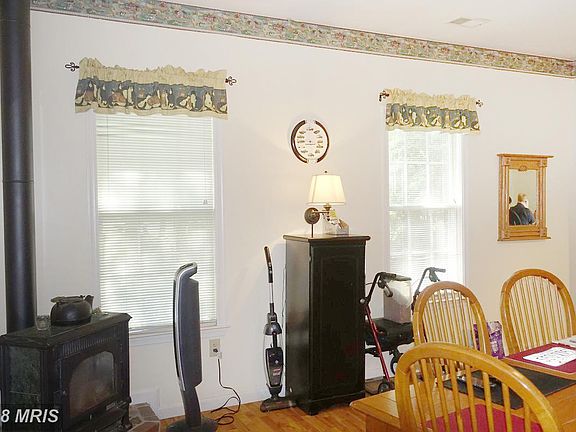 5th image of 131 Linda Ln