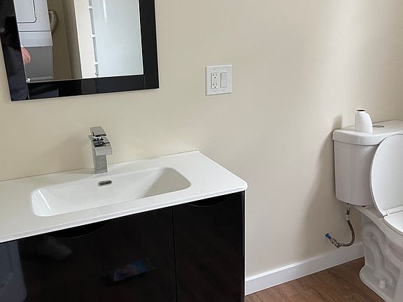 5th image of 15 Brown St #2
