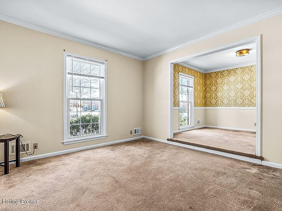 4th image of 9805 Cypress Creek Dr