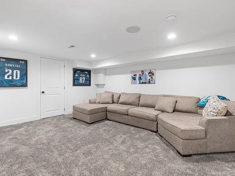 4638 Locust St — Photo 13