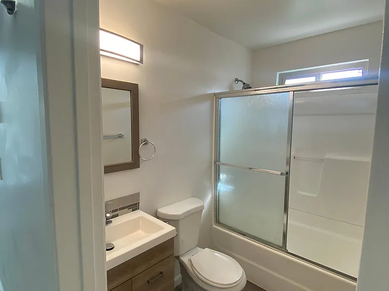 635 Emory St #6 — Photo 13