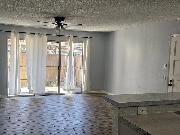 1076 Cabrillo Park Dr — Photo 1