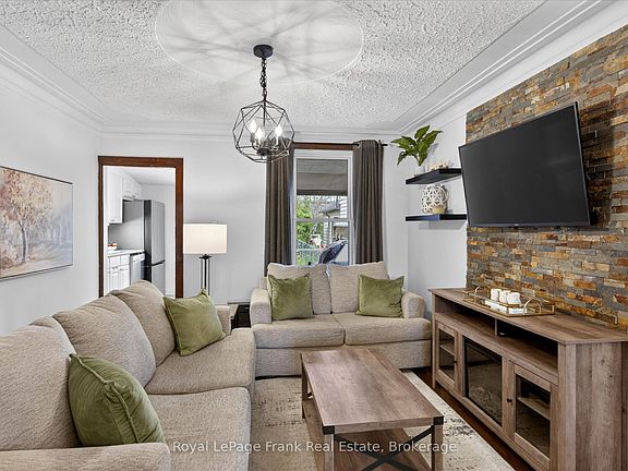 3rd image of 500 Chamberlain St