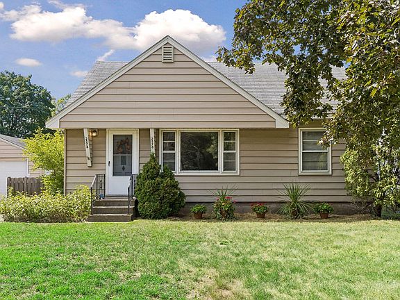 3rd image of 2578 17th Ave NW