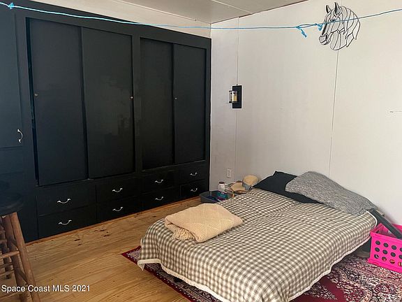 5th image of 380 Saint Charles Ave