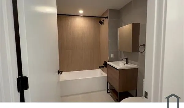354 E 194th St #4B — Photo 3