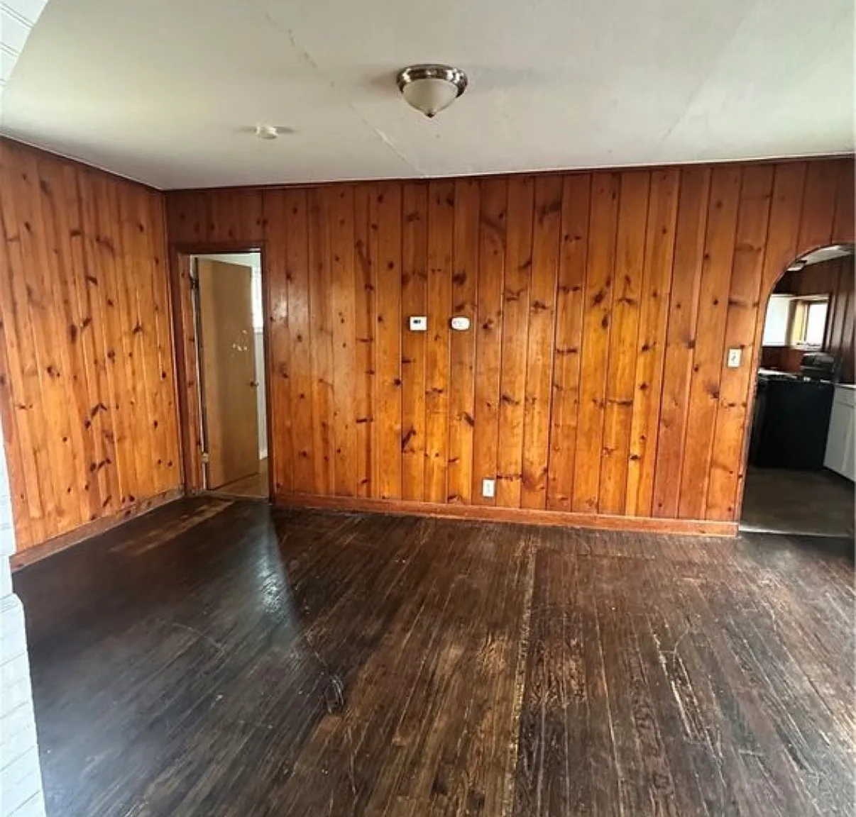 3 bed, 1049 sqft, $1,700 — Photo 2