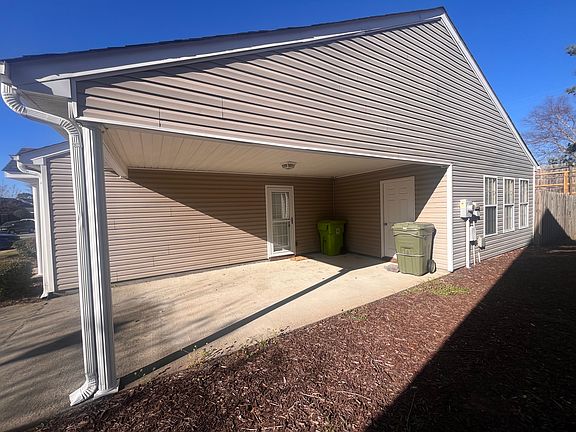 3rd image of 110 Cedar Glen Ln