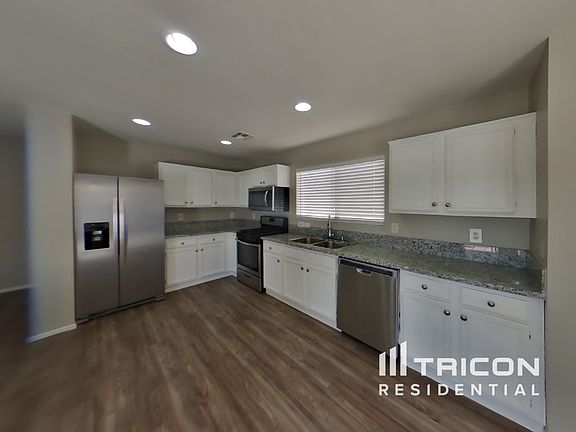 5th image of 5598 Rollins St