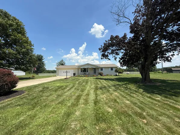 150 Lake Rd NE, Lancaster, OH 43130