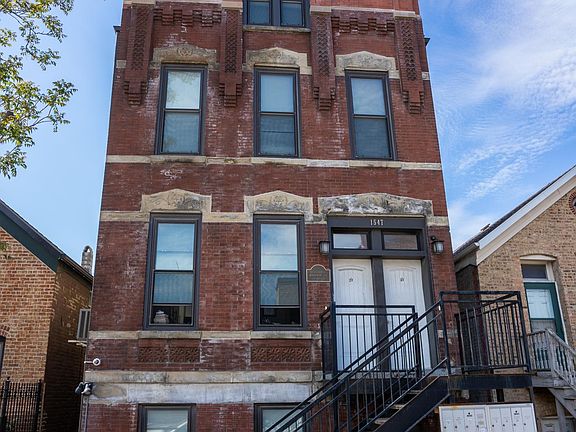 2nd image of 1547 W Wabansia Ave
