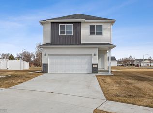 4518 13th St S, Moorhead, MN 56560