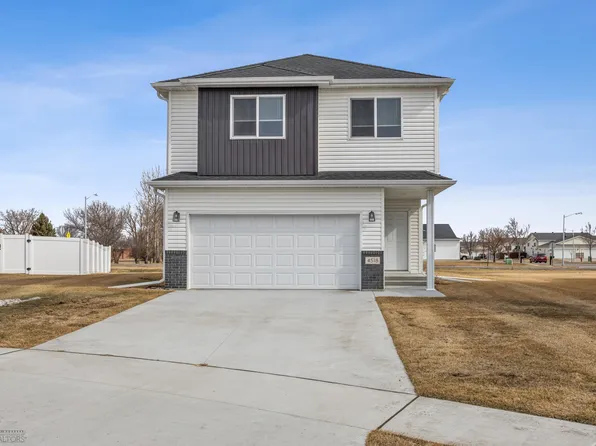 4518 13th St S, Moorhead, MN 56560