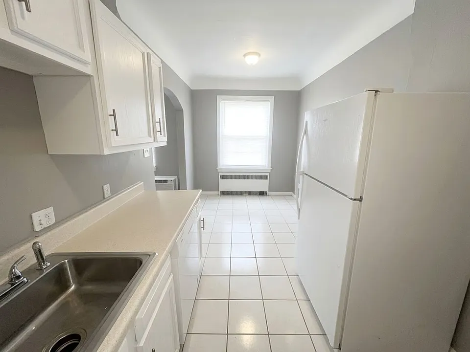 13654 Fairhill Rd