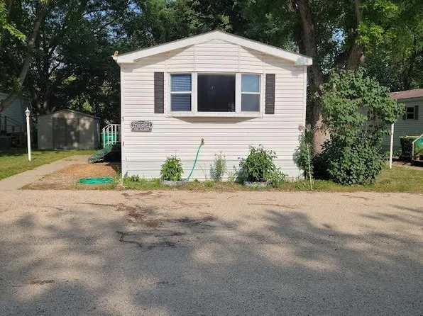 3-806 28th St, Milford, IA 51351