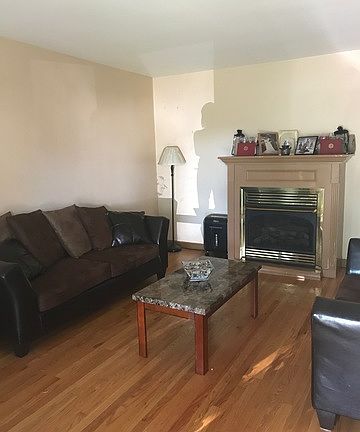 3rd image of 431 Englewood Ave