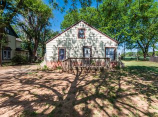 211 N Hutchinson Ave, Haven, KS 67543