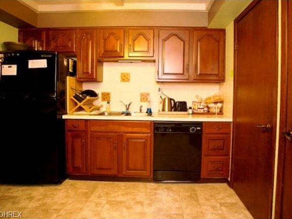 4th image of 873 Tollis Pkwy #4