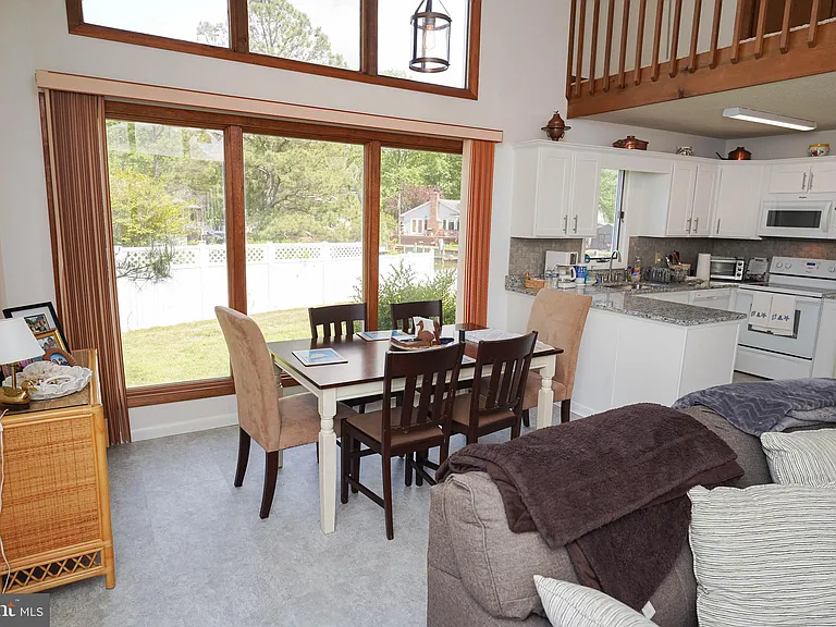 39028 Bayview W — Photo 32