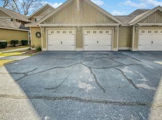 5525 Colonial Chatsworth Cir, North Charleston, SC 29418