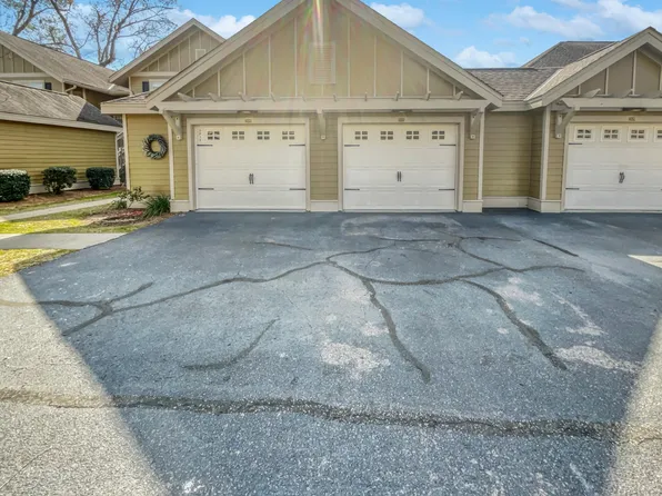 5525 Colonial Chatsworth Cir, North Charleston, SC 29418