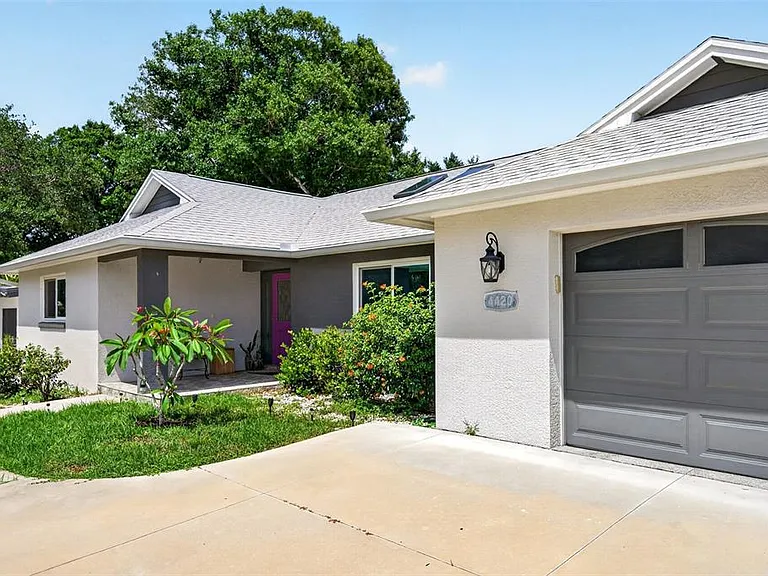 4420 Porpoise Dr SE — Photo 2
