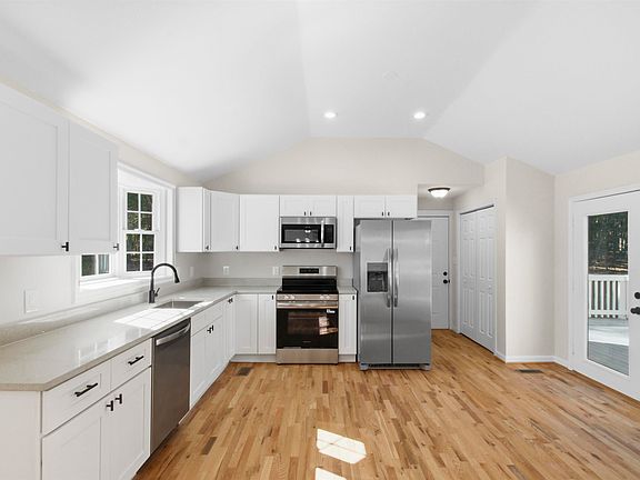 4th image of 4878 Three Chopt Rd