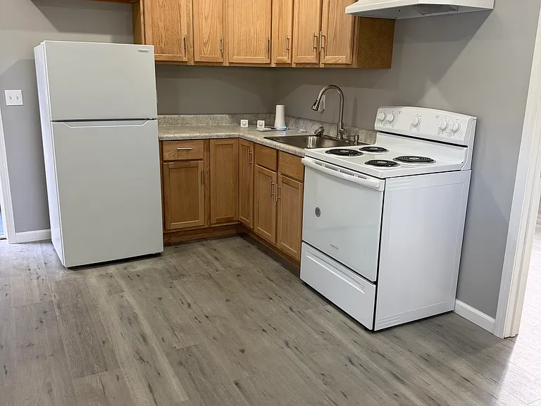 438 N Park Ave #12 — Photo 6