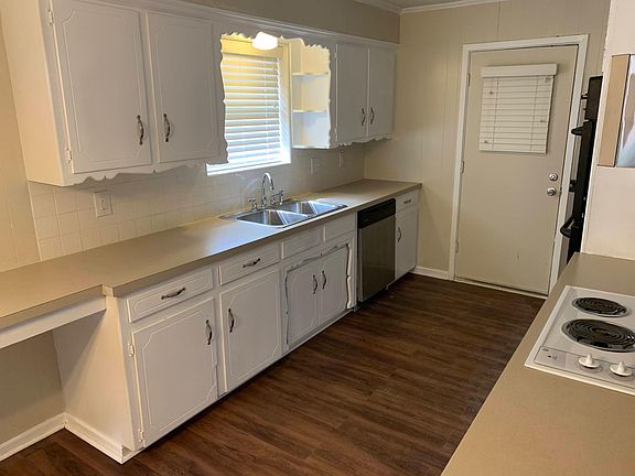 2nd image of 2402 Hillcrest Ave