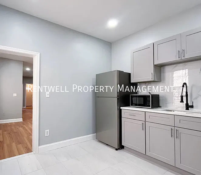 1614 Edgley St — Photo 2