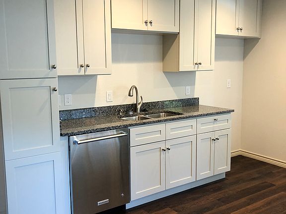 4th image of 1625 Japonica Ln