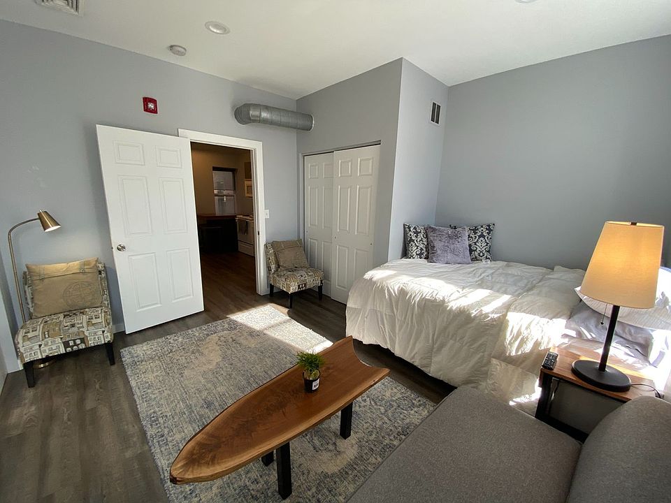 1st image of 1535 W Poplar St #2A