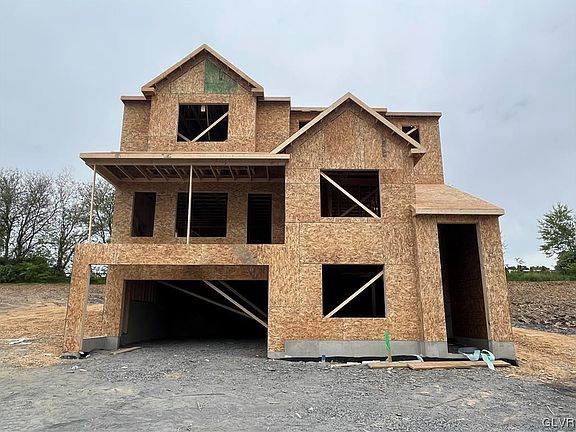 3rd image of 5076 Bellflower Dr #8
