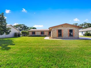 215 Sandpiper Ave, Royal Palm Beach, FL 33411