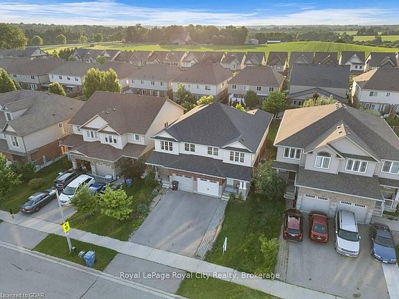 2nd image of 78 Couling Cres