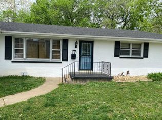 1747 S Link Ave, Springfield, MO 65804