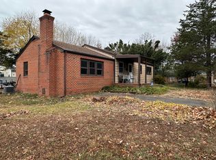 601 Madison St, Herndon, VA 20170