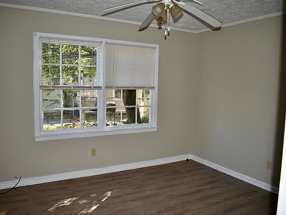 5th image of 520 Karen Dr