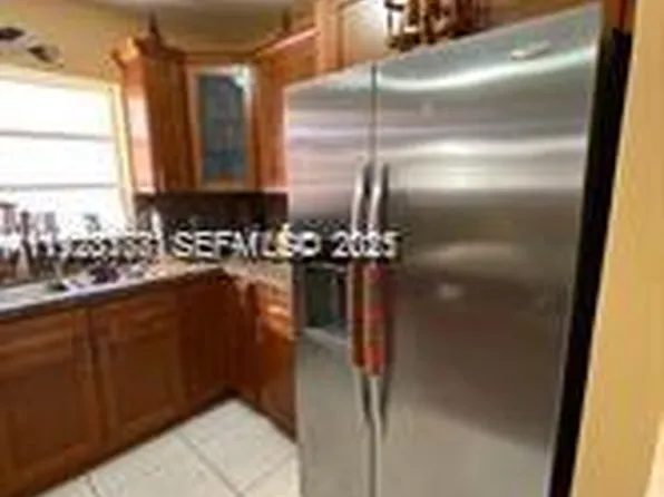 821 W 39th Pl, Hialeah, FL 33012