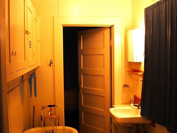 5th image of 407 Fir St