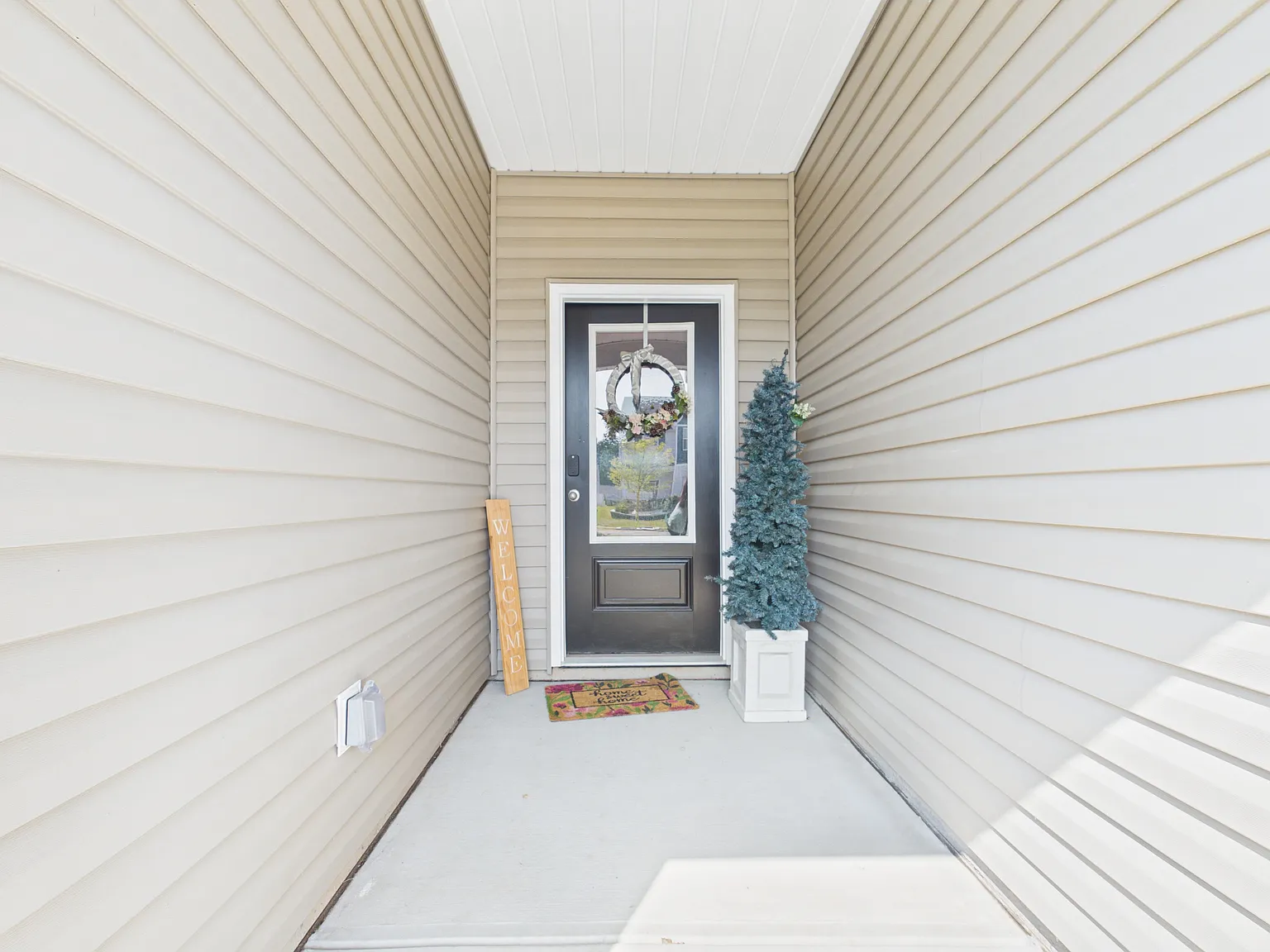 3 bed, 1317 sqft, $2,200 — Photo 4