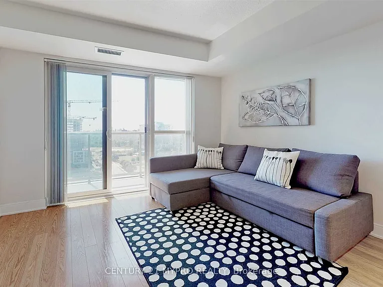 135 Village Green Sq #1621 — Photo 3