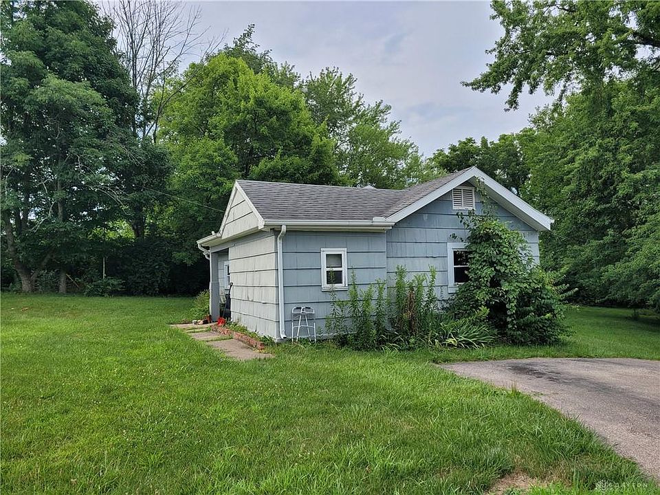 2nd image of 892 Hook Rd