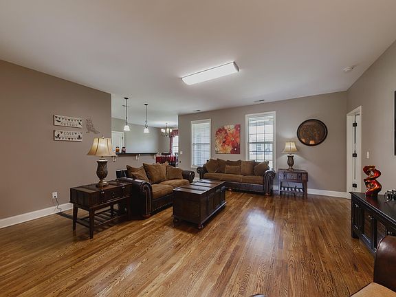 5th image of 7902 Corey Dr