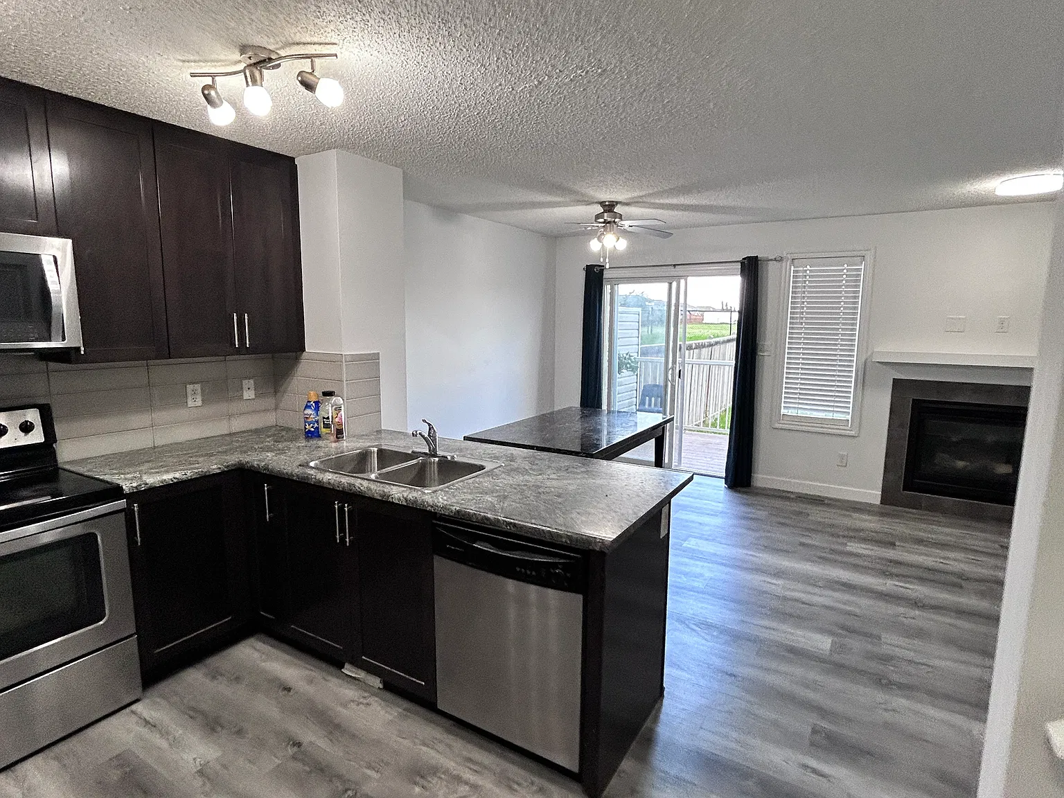 1903 28 street NW Edmonton — Photo 3